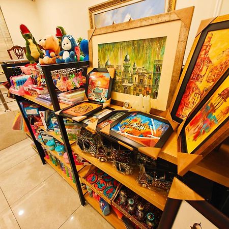 Hayyat Luxury Hotel Suites ลาฮอร์ ภายนอก รูปภาพ