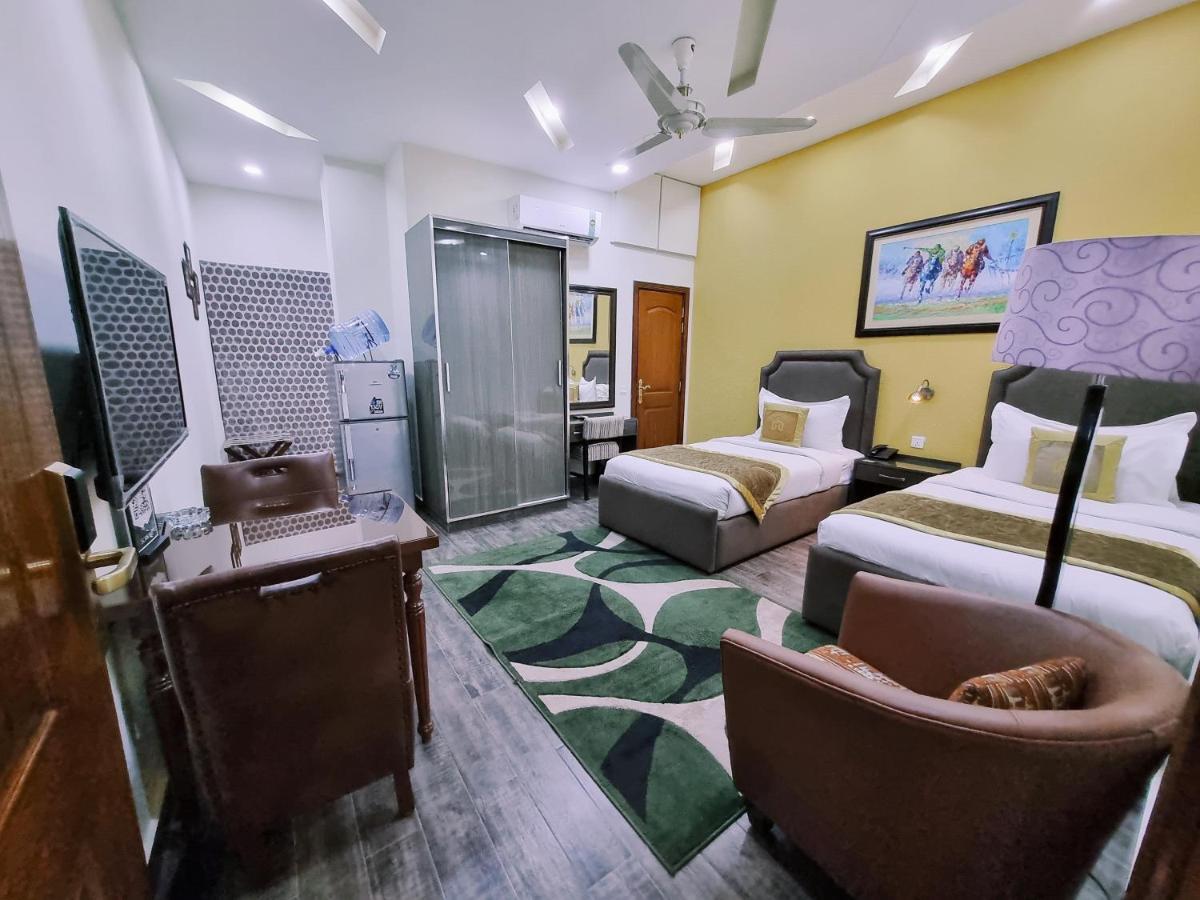 Hayyat Luxury Hotel Suites ลาฮอร์ ภายนอก รูปภาพ
