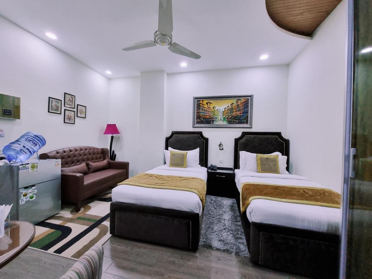 Hayyat Luxury Hotel Suites ลาฮอร์ ภายนอก รูปภาพ