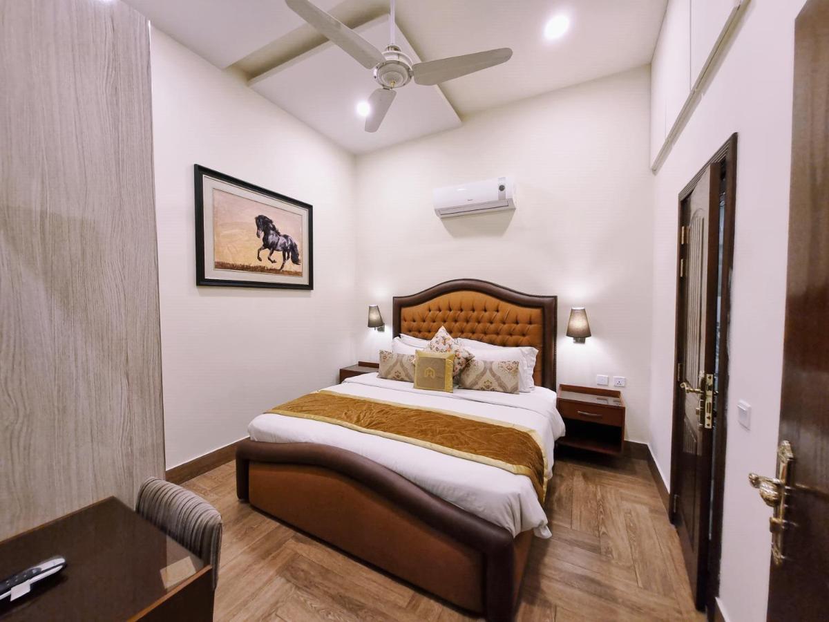Hayyat Luxury Hotel Suites ลาฮอร์ ภายนอก รูปภาพ