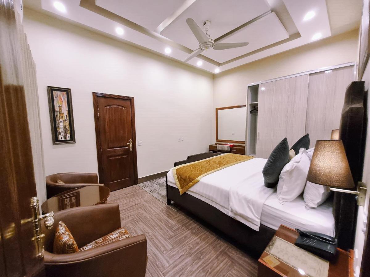 Hayyat Luxury Hotel Suites ลาฮอร์ ภายนอก รูปภาพ