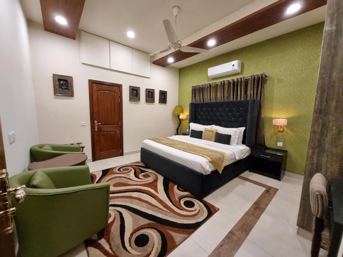 Hayyat Luxury Hotel Suites ลาฮอร์ ภายนอก รูปภาพ