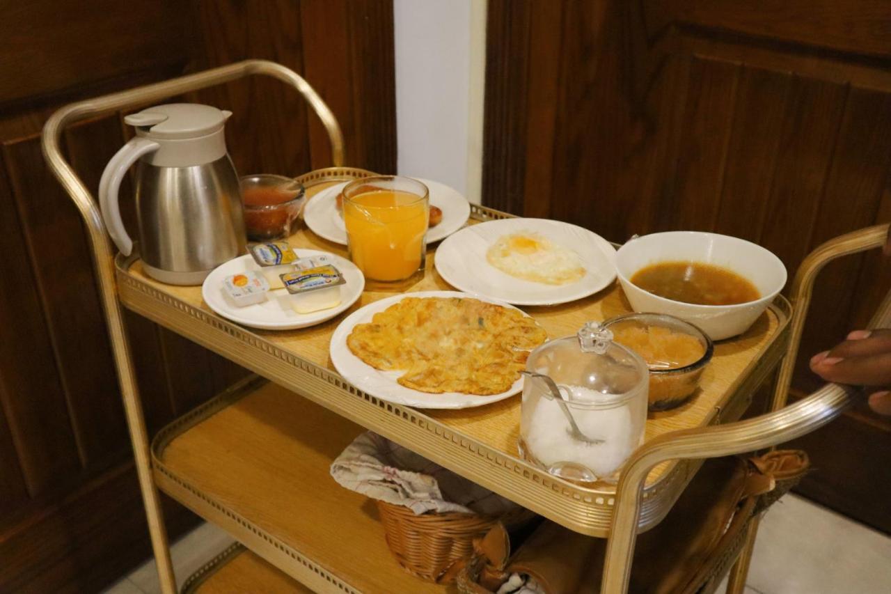 Hayyat Luxury Hotel Suites ลาฮอร์ ภายนอก รูปภาพ