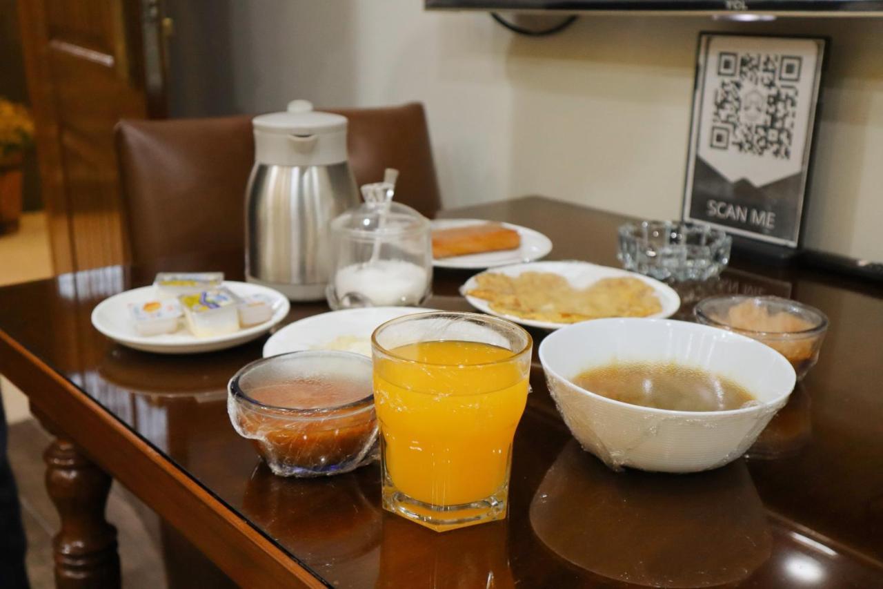 Hayyat Luxury Hotel Suites ลาฮอร์ ภายนอก รูปภาพ