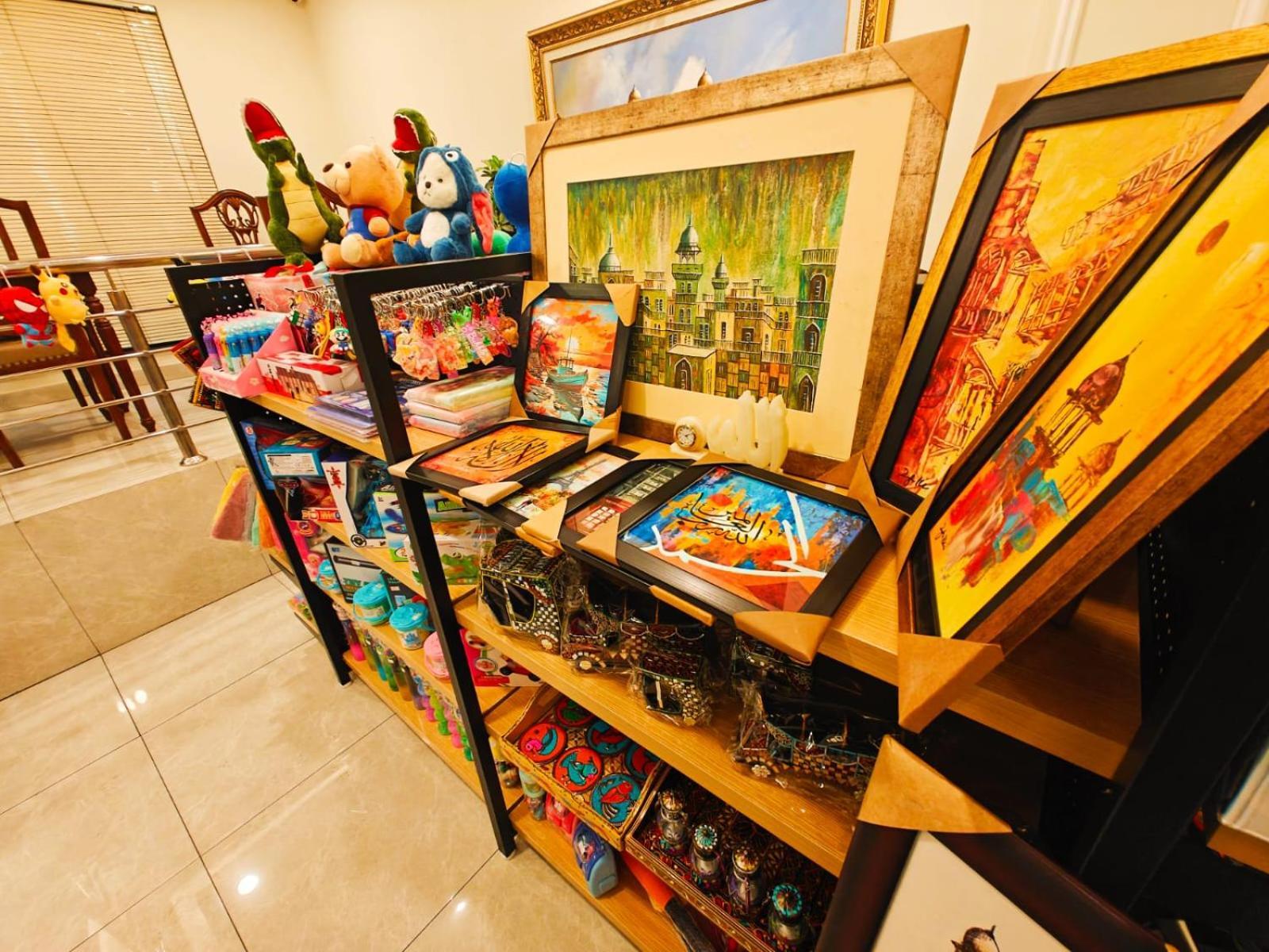 Hayyat Luxury Hotel Suites ลาฮอร์ ภายนอก รูปภาพ